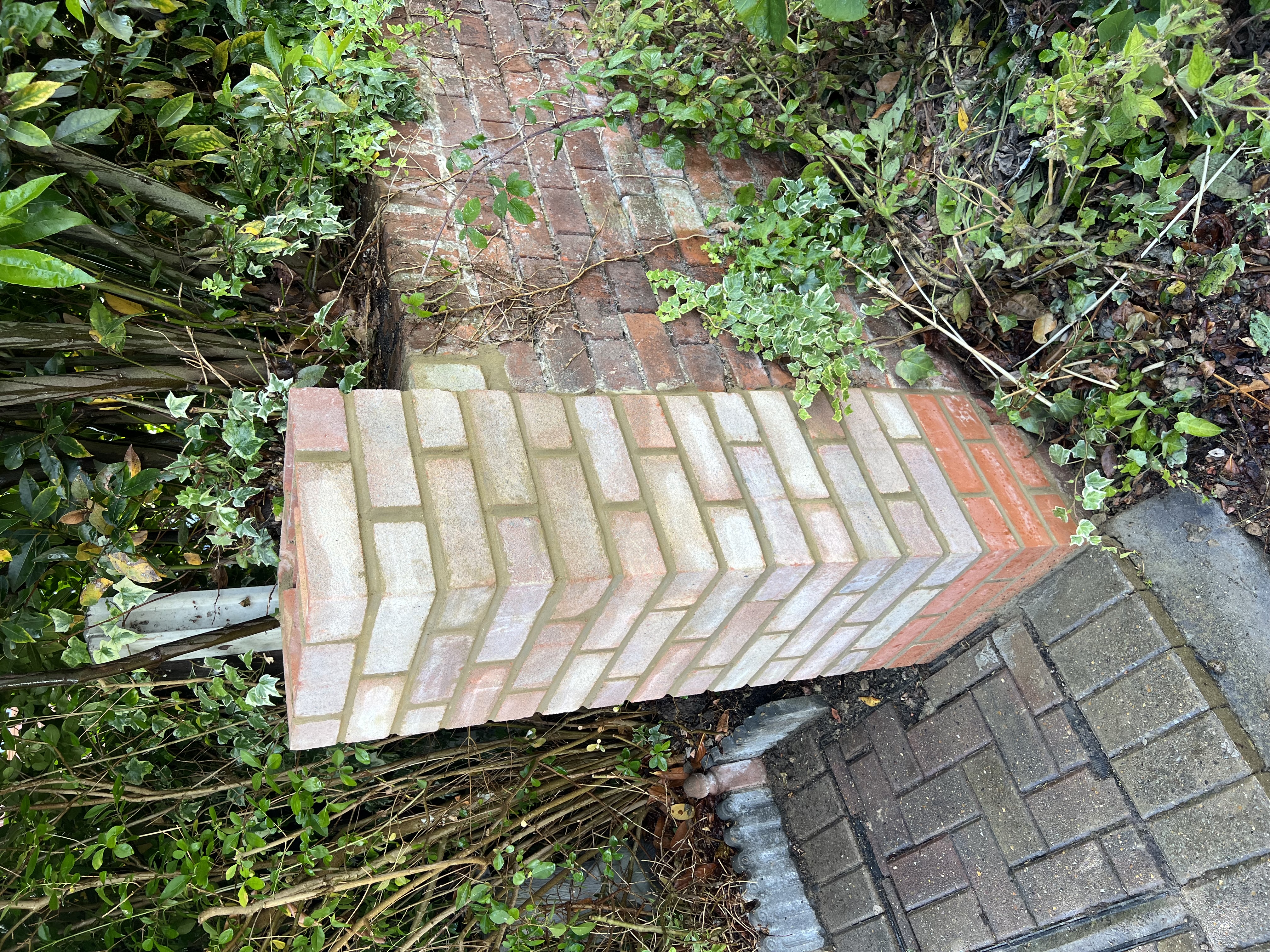 Small pier build for gate post — Brickwork