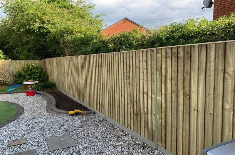 Garden fence replacement — Fencing